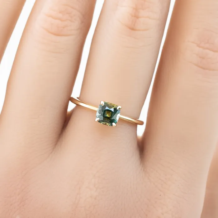Sara Ring 093ct Parti Green Yellow Montana Sapphire 14K Yellow Gold One of a kind Envero Jewelry Rings Sara Ring 093ct Parti Green Yellow Montana Sapphire 14K Yellow Gold One of a kind Envero Jewelry Rings