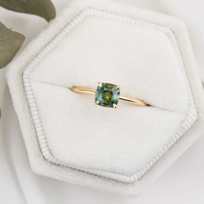 Sara Ring 093ct Parti Green Yellow Montana Sapphire 14K Yellow Gold One of a kind Envero Jewelry Rings Sara Ring 093ct Parti Green Yellow Montana Sapphire 14K Yellow Gold One of a kind Envero Jewelry Rings