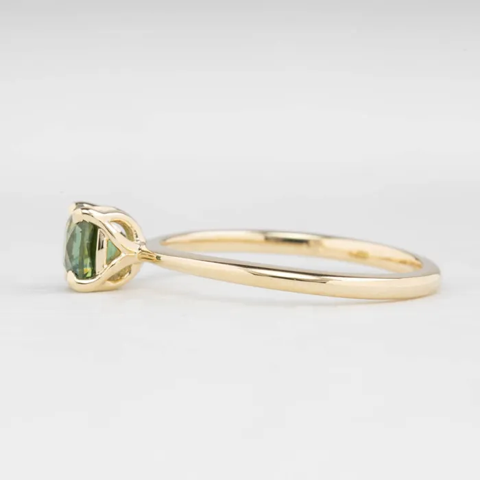 Sara Ring 093ct Parti Green Yellow Montana Sapphire 14K Yellow Gold One of a kind Envero Jewelry Rings Sara Ring 093ct Parti Green Yellow Montana Sapphire 14K Yellow Gold One of a kind Envero Jewelry Rings