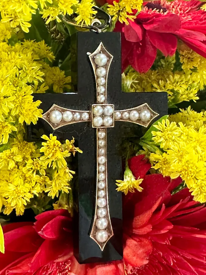 Necklaces Onyx and Seed Pearl Cross with a 14 Karat Yellow Gold Chain 23000592 ONeills Estate Jewelry Necklaces Onyx and Seed Pearl Cross with a 14 Karat Yellow Gold Chain 23000592 ONeills Estate Jewelry